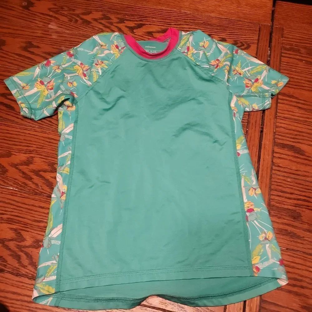 Patagonia girls green floral rash guard shirt sz 14 (XL)